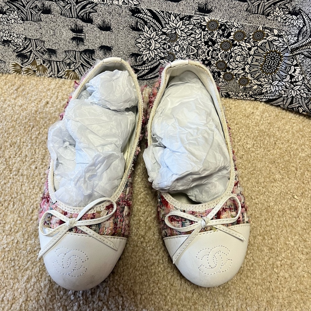 - Chanel pink tweed girls flats